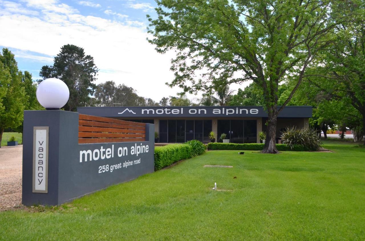 On Alpine Motel 4*