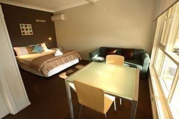 Motel On Alpine 4*